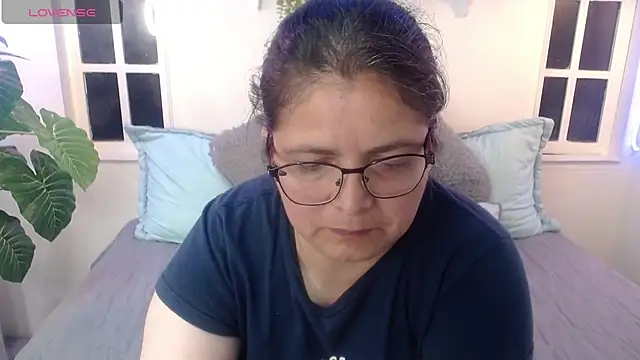 Linda_banks_'s cam snapshot