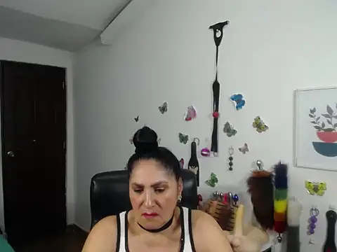 mature_bigboobs10's cam snapshot