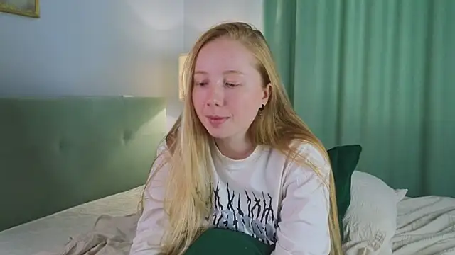 AdarnDeneui's cam snapshot