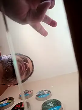 daddy_lip's cam snapshot