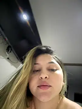 lunablossom_'s cam snapshot