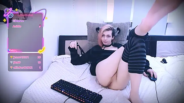 Littlepinkcat live sex cam