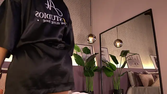 ElleDiane live sex cam