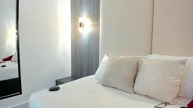 cloee20_'s cam snapshot