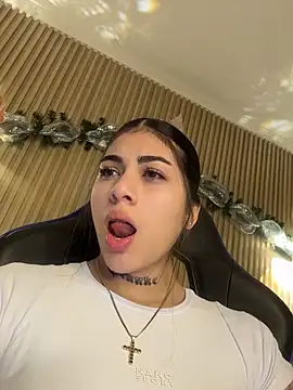 Sarasanders_4's cam snapshot