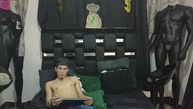 Pride_couple's cam snapshot