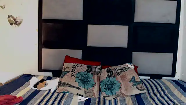 Freaky-boobs's cam snapshot