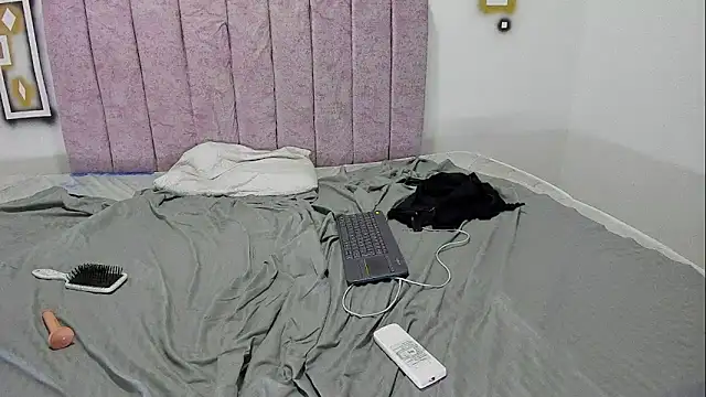 pia_houns17's cam snapshot