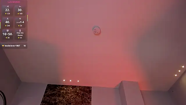 MayaMoretti_'s cam snapshot