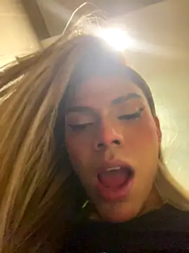 Flora_Minx's cam snapshot