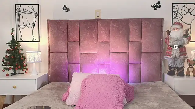 NicolMiller4's cam snapshot