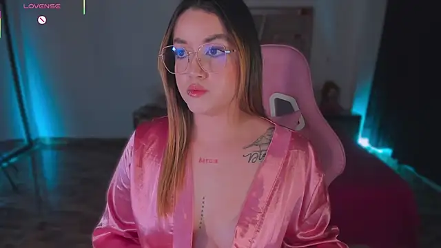 lunaarose's cam snapshot