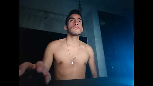 TommyMomentum live sex cam