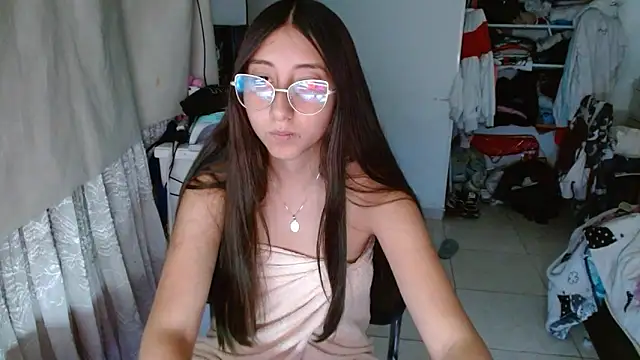 Nanylux live sex cam