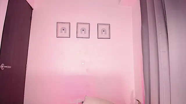 lia_rouseyy's web cam