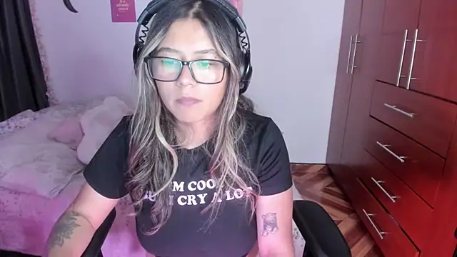 StephaniFox's cam snapshot