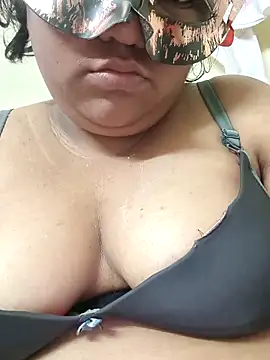 dhanshri143's cam snapshot