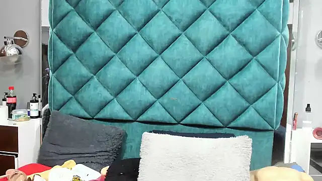 PENELOPELEWISs's cam snapshot