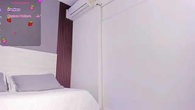 Brunette__boy's cam snapshot