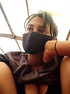 Janvi_Jaitly's cam snapshot