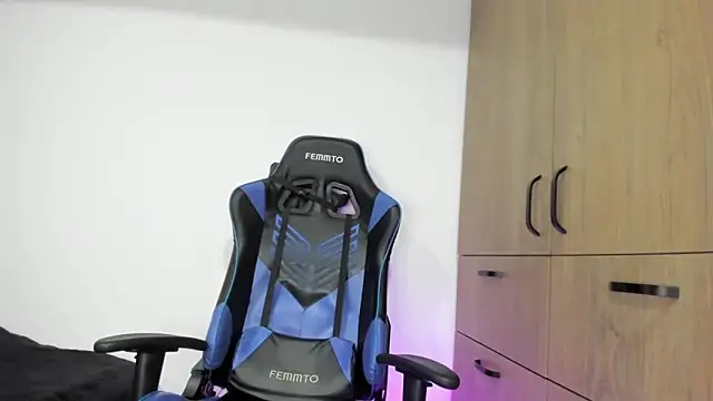 dorman_boy's cam snapshot