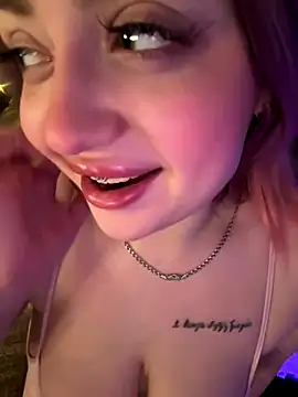 KellyMoors's cam snapshot