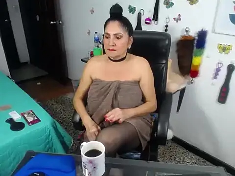 mature_bigboobs10's cam snapshot