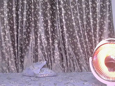 alaviya-19's cam snapshot