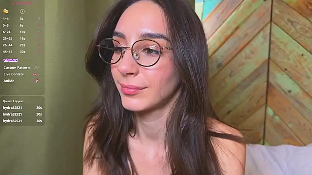 Elizwise's cam snapshot