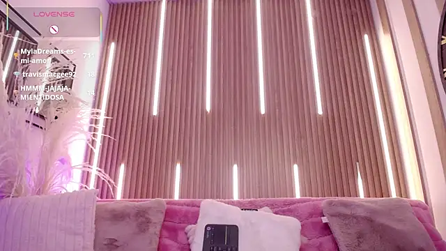 MylaDreams's cam snapshot