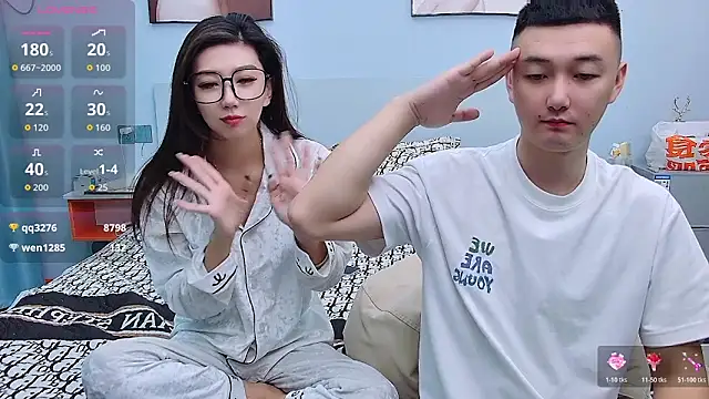 yueyue52121 live sex cam