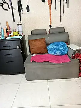 angierot2025's cam snapshot