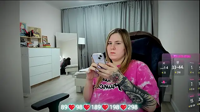 Olivia_Munk's cam snapshot