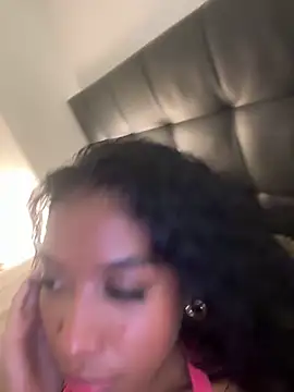 IamCrystal2 live sex cam