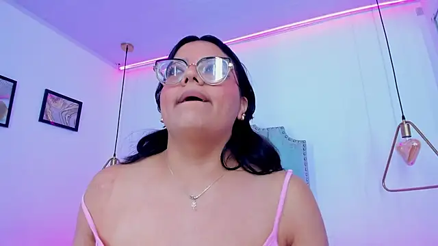 ScarlettWhitmore's cam snapshot