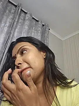 Indian_GlowingMiax live sex cam