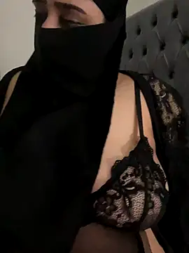 Pari_Persianbaddie6's cam snapshot