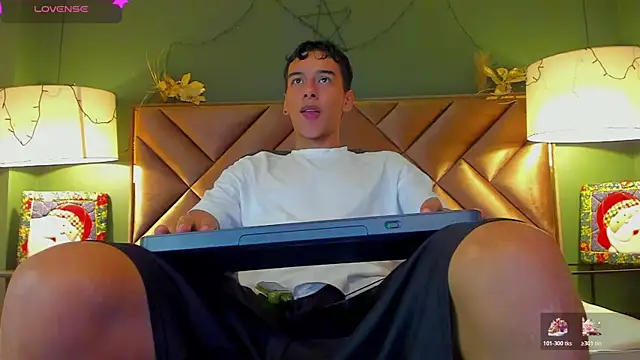 Aiden_Royce's cam snapshot