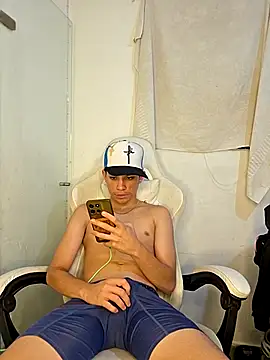 SebatianLittle_'s cam snapshot