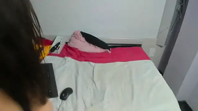 Chloe_Martini's cam snapshot