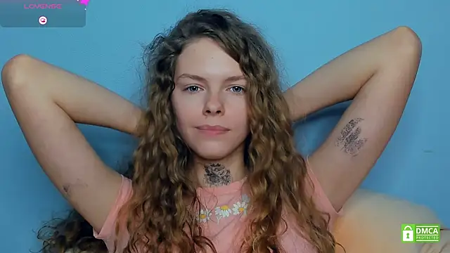 RayaNenlia's cam snapshot