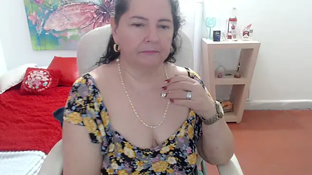 leonela_69's cam snapshot