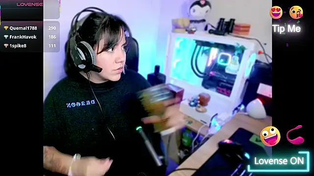 PinkDenial's cam snapshot