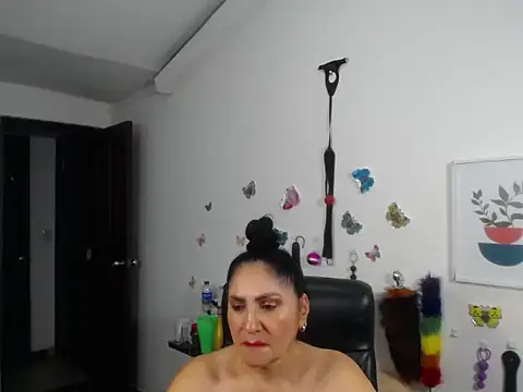 mature_bigboobs10's cam snapshot