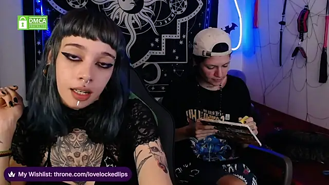 lovelockedlips's cam snapshot