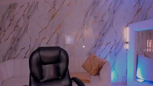 MaddisonLowe's cam snapshot