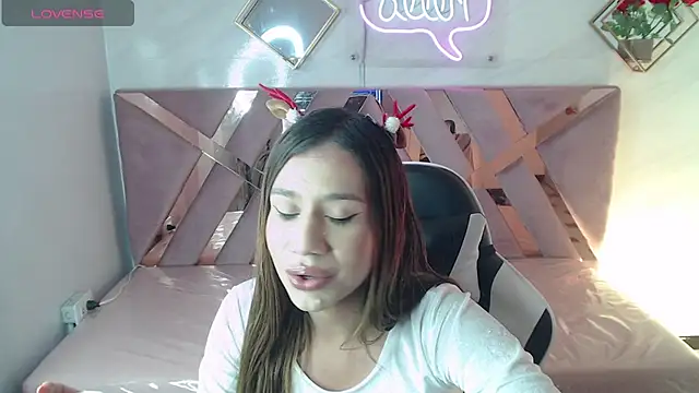 Evy_Luxx_v's cam snapshot