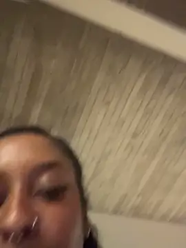 Your_Paris's cam snapshot