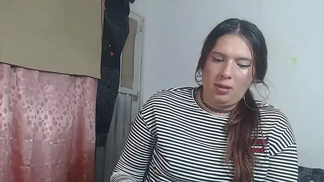 samanthaa_hot_'s cam snapshot