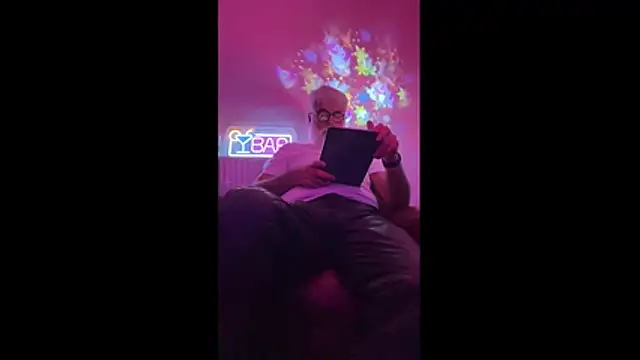 LeatherSdaddy's cam snapshot